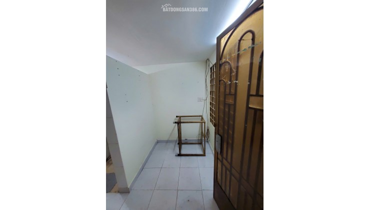 CHO THUÊ PHÒNG TRỌ 1/8 ĐƯỜNG SỐ 10 P.TÂN HƯNG, 22M CHỈ 3TR/TH. LH:0919005798.